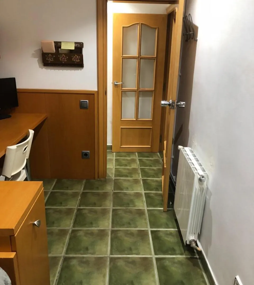 Private Rooms - Airport Sant Boi de Llobregat